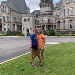 Meet your Posher, Elle